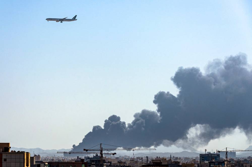 Husilerin saldırdığı Suudi petrol tesislerindeki yangından kareler 5