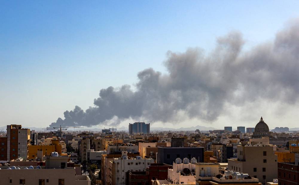 Husilerin saldırdığı Suudi petrol tesislerindeki yangından kareler 6