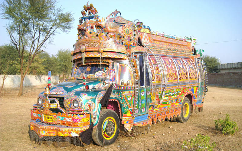 Pakistan'da kamyon süsleme sanatı 1