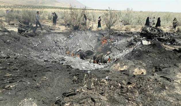 İran'da askeri uçak düştü: 2 pilot öldü