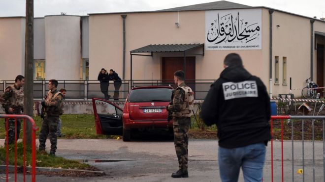 Fransa'da camilere kilit vuruluyor