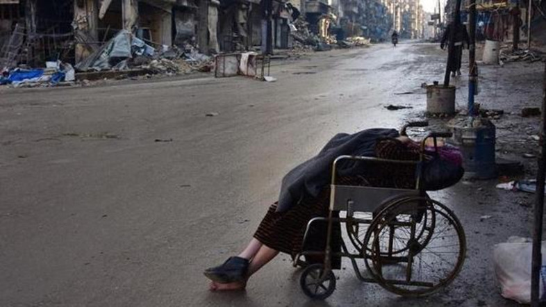 Halepli kadın, doktor bulamadan tekerlekli sandalyede can verdi
