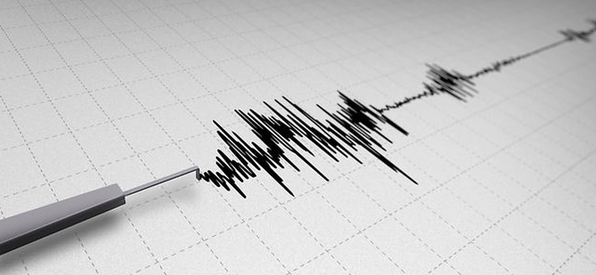 Endonezya'da 7,3 büyüklüğünde deprem