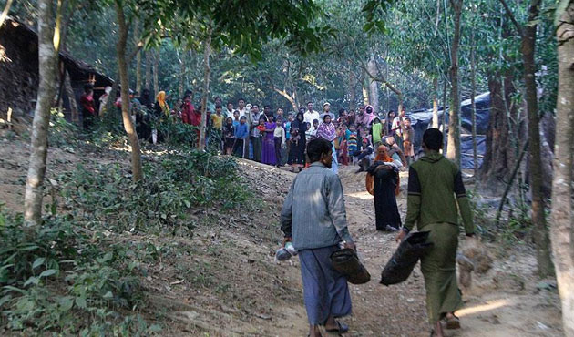 Myanmar ordusu Arakanlılara ait bin 500 binayı yaktı
