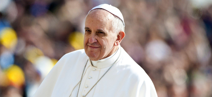Papa: Silahları üretip göçe sebep olan ülkeler mültecileri reddediyor