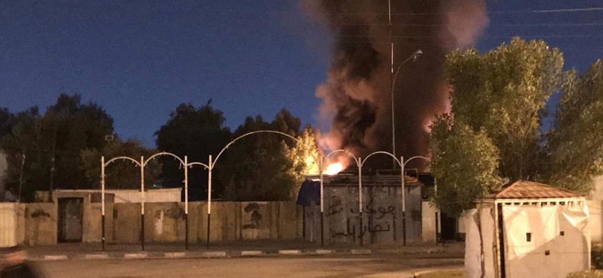 Irak'ta göstericiler Hizbullah’ın karargahını ateşe verdi