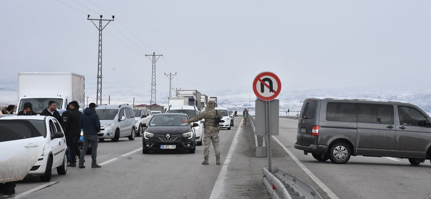 Ağrı'da Gürbulak Gümrük Müdürlüğü aracına roketli saldırı