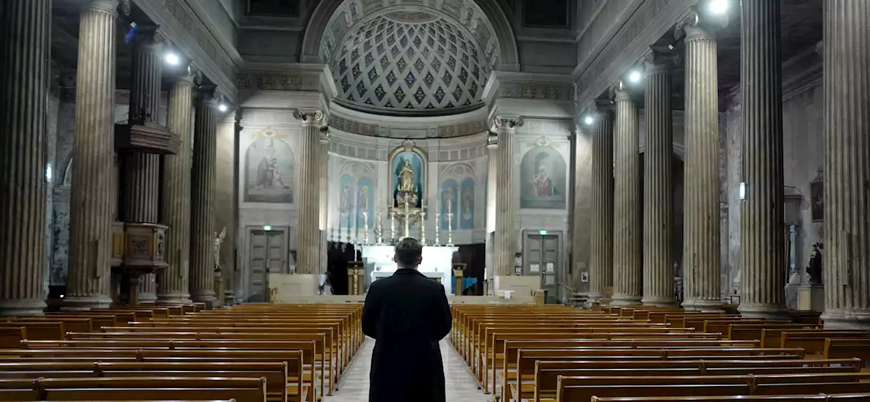 Fransa'da ibadethaneler yeniden açılıyor
