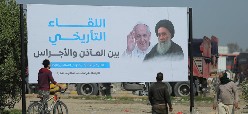 Papa Francis tarihi ziyaret için Irak'ta