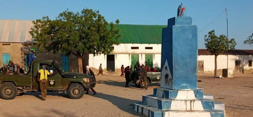Eş Şebab Somali'de bir bölgeyi ele geçirdi