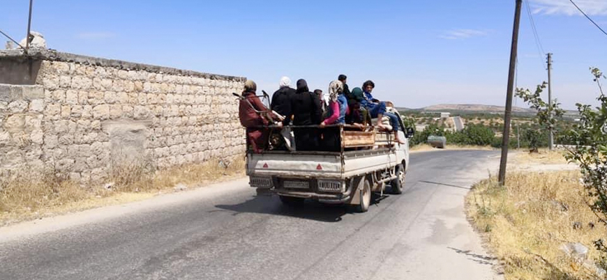 Siviller Rusya'nın bombaladığı İdlib'in güneyinden kaçıyor