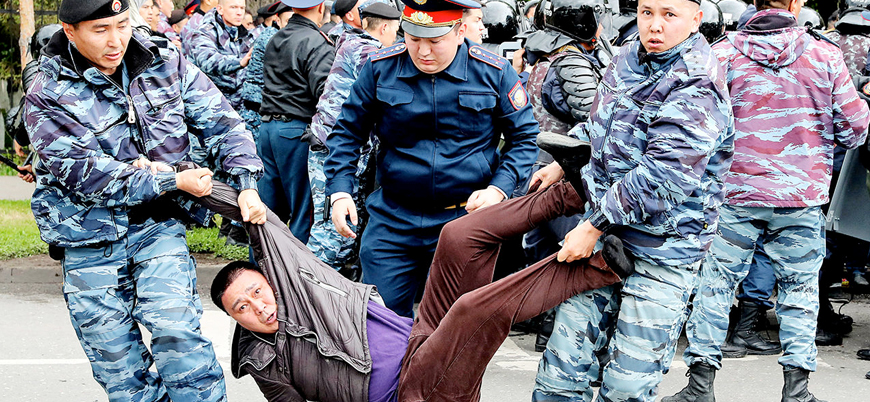 Kazakistan'da rejim, muhaliflerini "aşırıcılık" suçlamasıyla baskı altına alıyor
