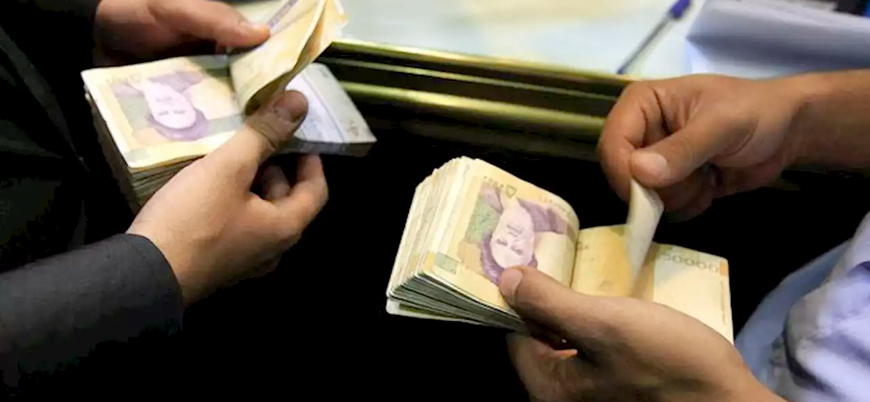 Muhafazakarlar Ruhani'yi suçluyor: İran ekonomisi iflasın eşiğinde