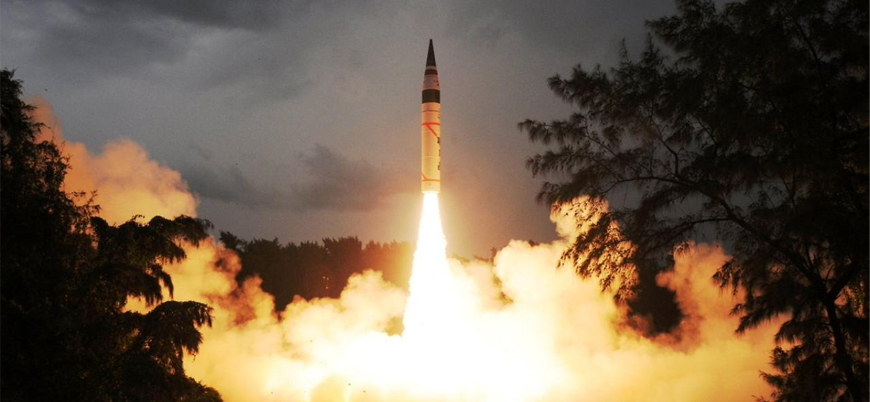 Hindistan nükleer kapasiteli kıtalar arası balistik füze denedi