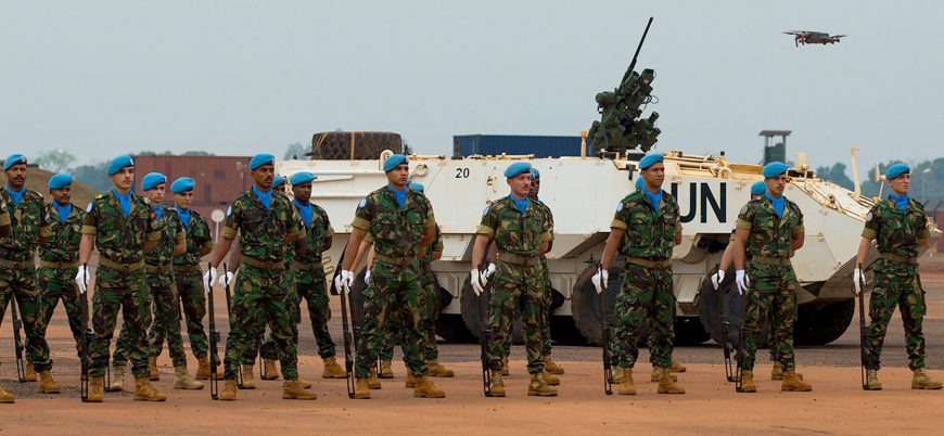 BM güçleri Orta Afrika'dan uçakla altın, elmas ve uyuşturucu kaçırıyor