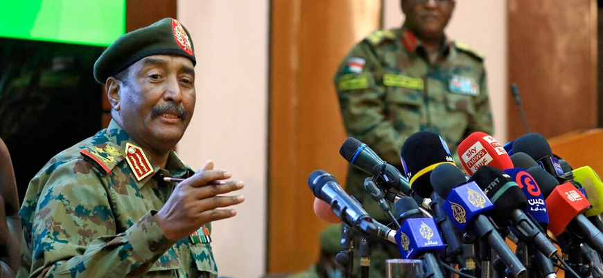 Sudan'da halk Abdulfettah el Burhan'ın Egemenlik Konseyi Başkanı olmasına tepkili