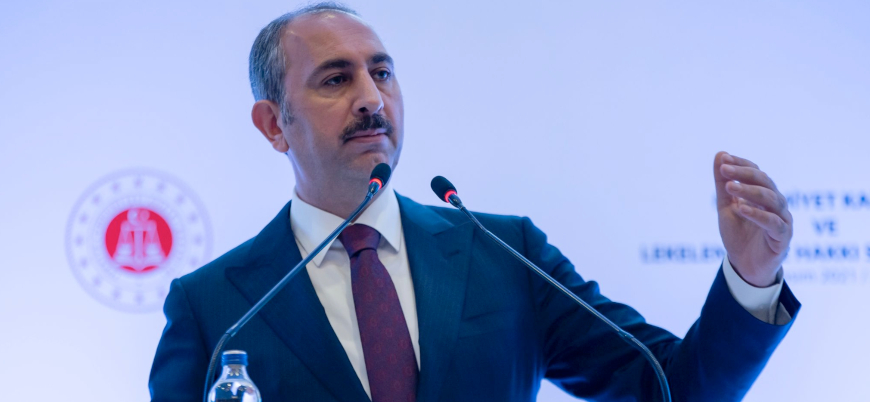 Adalet Bakanı Gül'den gençlere: Aklınızı kiraya vermeyin