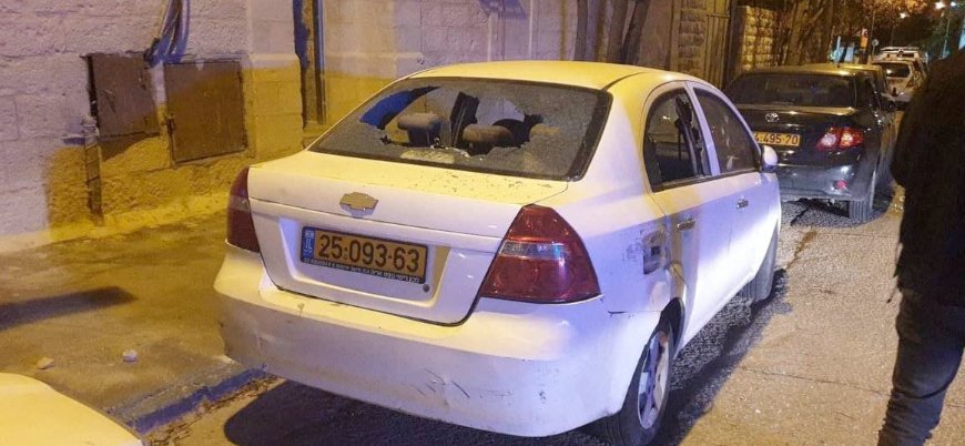 Kudüs'te Yahudiler Filistinlilerin araçlarını taşladı