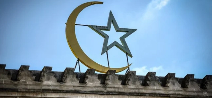 Fransa 21 camiyi 'aşırıcılık' iddiasıyla kapattı