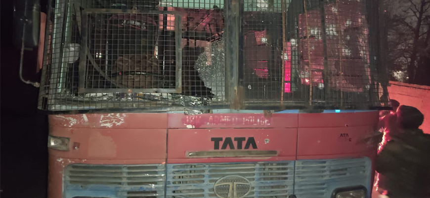 Hint işgalindeki Keşmir'de polis otobüsüne saldırı