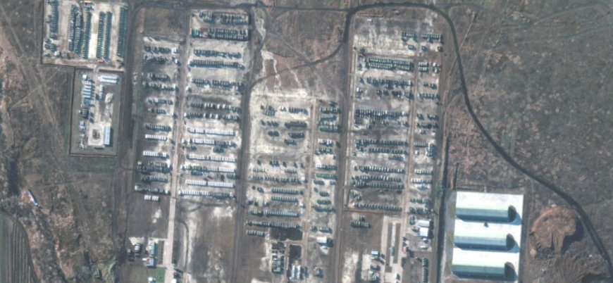 Uydu görüntüleriyle Rusya'nın Ukrayna sınırındaki askeri yığınağı