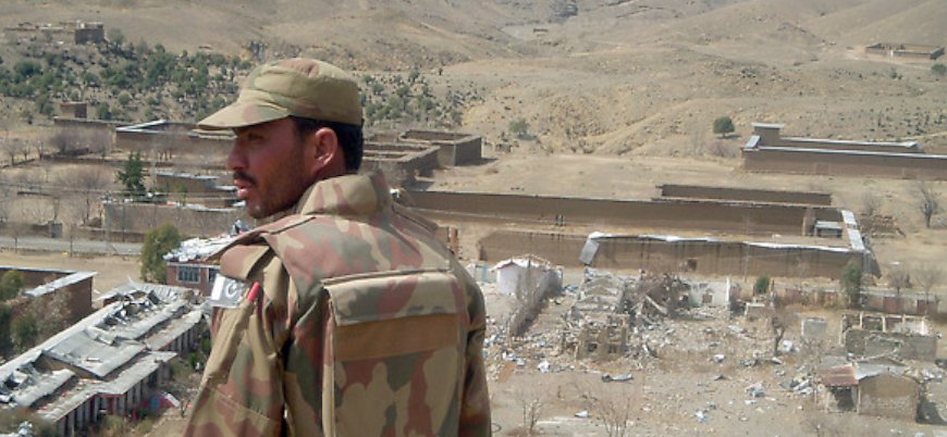 Kuzey Veziristan'da 5 Pakistan askeri öldü