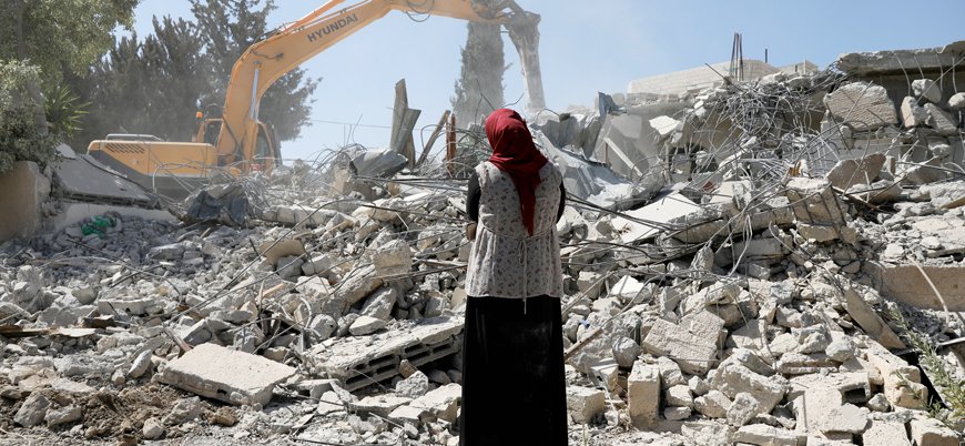 İsrail Kudüs'te Filistinli aileye evlerini kendi elleriyle yıktırdı