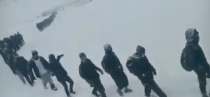 Van Valiliği'nden karda yürüyen göçmenlerle ilgili açıklama