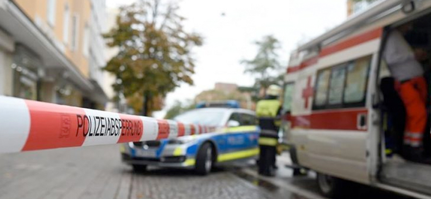 Almanya'da polise saldırı: 2 ölü