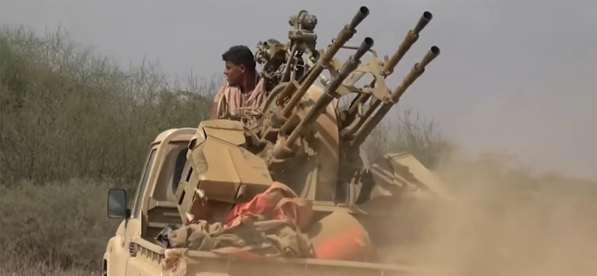 Yemen'de hükümet güçleri Suudi Arabistan sınırında Husilere saldırı başlattı