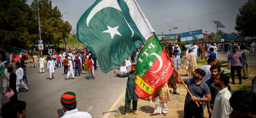 Pakistan'da siyasi kriz: Bugüne nasıl gelindi, ülkeyi ne bekliyor?
