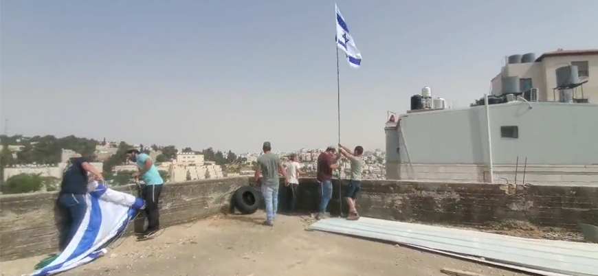 Yahudi yerleşimciler Filistinlilere ait binayı gasp etti
