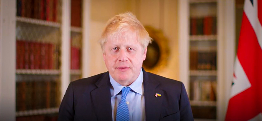 İngiltere'de Boris Johnson koltuğunu korumayı başardı