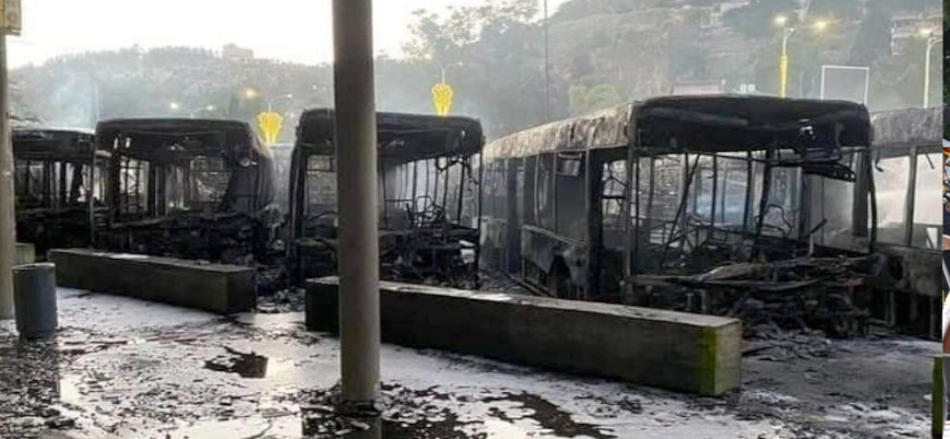 İsrail'deki şüpheli yangında 18 otobüs kül oldu