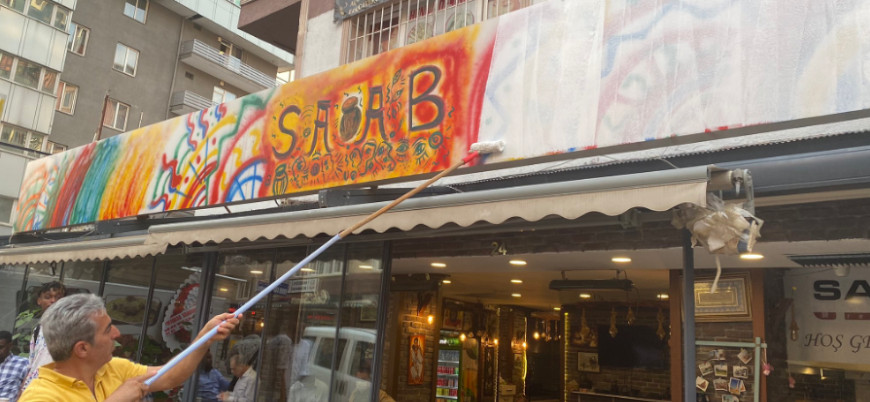 Ankara'da Somalililere ait lokantanın tabelası 'terörü çağrıştırdığı için' beyaza boyandı