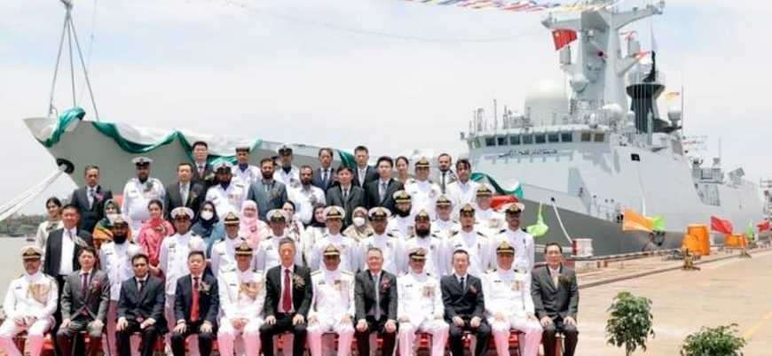 Pakistan Çin'den savaş gemisi satın aldı