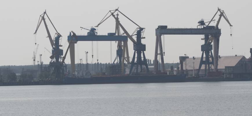 Rusya Ukrayna'da bir limanı daha vurdu