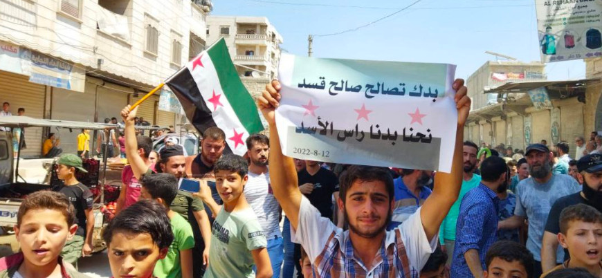 Çavuşoğlu'nun açıklaması Suriyelileri sokağa döktü: "Katille barışa hayır"