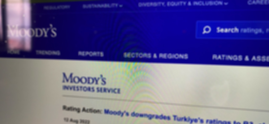 Moody's Türk bankalarının görünümünü durağana çevirdi