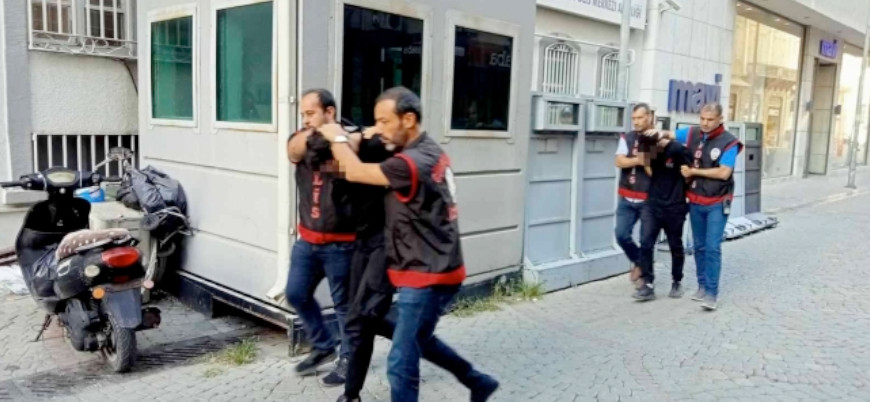 "İçkiliydim hatırlamıyorum": İzmir'de Kur’an-ı Kerim yakan iki kişi adliyeye sevk edildi
