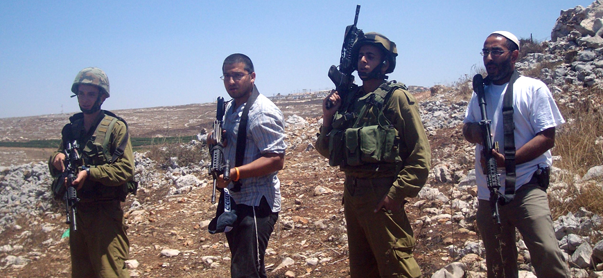 İsrail güçleri ve Yahudi yerleşimciler Filistinlilere saldırdı