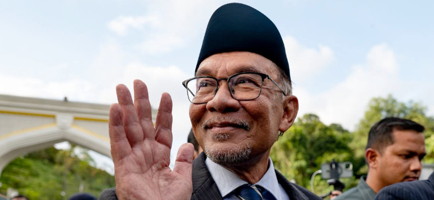 Enver İbrahim Malezya'nın yeni başbakanı oldu