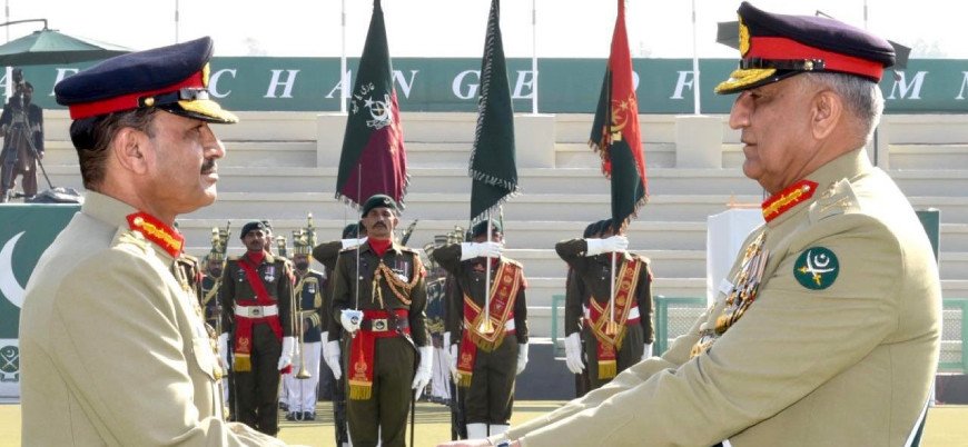 Pakistan'da eski istihbarat başkanı ordunun başına geçti