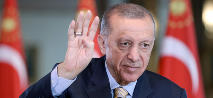 Erdoğan: Birileri halen terör örgütlerini üzerimize salarak eski günleri hortlatma peşinde