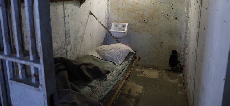 İsrail, Filistinli mahkumları ağır hücre hapsine gönderiyor