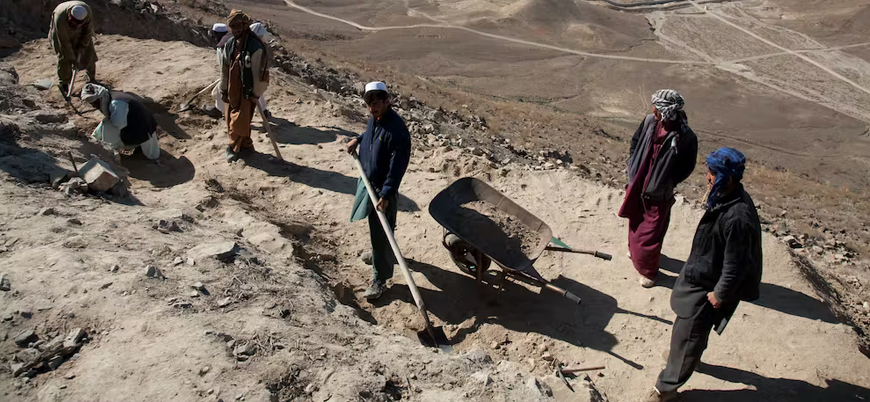 Afganistan'dan Pakistan'a lityum madeni kaçırmaya çalışan Çinliler tutuklandı