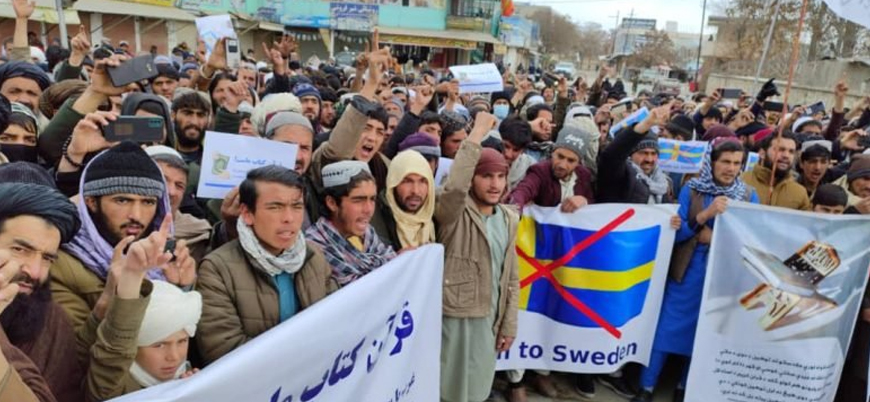 Afgan halkı Kur'an'a yönelik saldırıları protesto için sokaklara döküldü