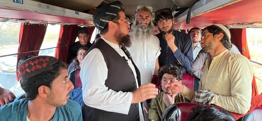 Pakistan'ın gözaltı merkezlerinde tuttuğu 120 Afgan daha serbest bırakıldı