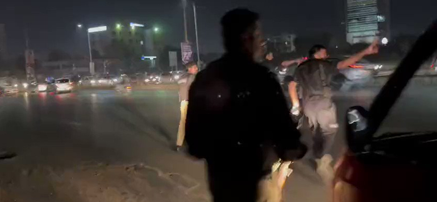 Pakistan Talibanı'ndan Karaçi'de polis merkezine saldırı