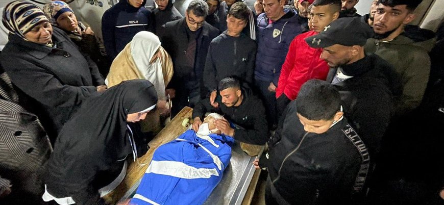 İsrail güçlerinin başından vurduğu 16 yaşındaki Filistinli çocuk hayatını kaybetti